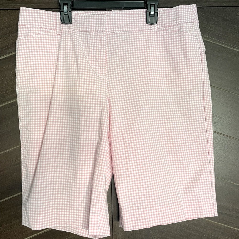 Talbots Perfect Short in pink gingham size 10